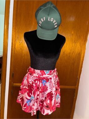 Women’s Pink Floral Tie-Waist Shorts SZ Med & Beach Lover Cap